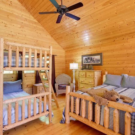 Secluded And Wooded Wears Valley Cabin With Fire Pit! Sevierville Esterno foto