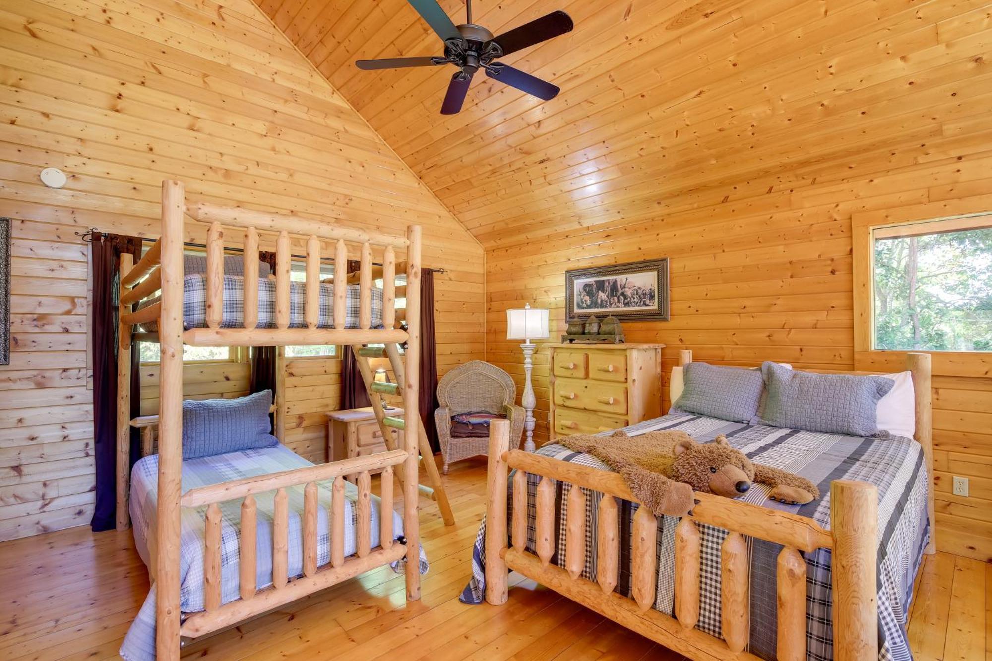 Secluded And Wooded Wears Valley Cabin With Fire Pit! Sevierville Esterno foto